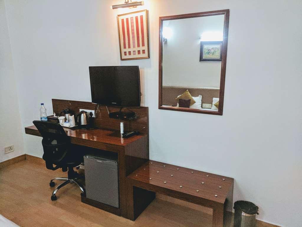 Hotel Windsor Castle Cyber City 古尔冈 客房 照片