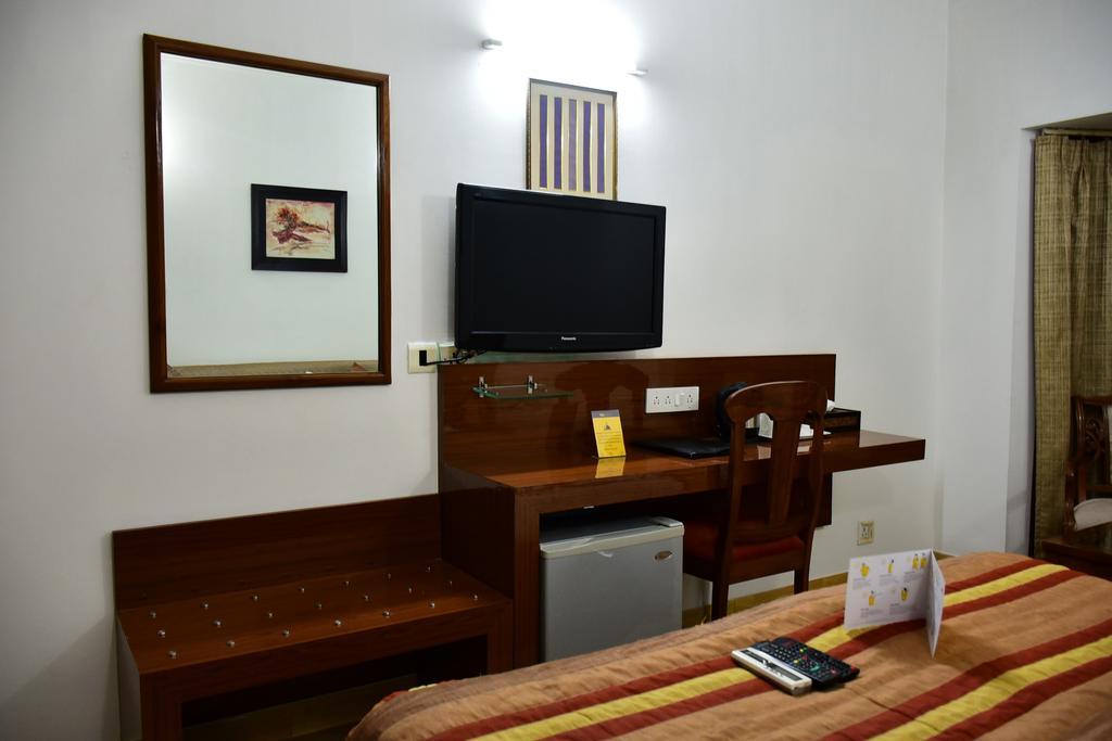 Hotel Windsor Castle Cyber City 古尔冈 外观 照片